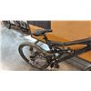 Image 3 : SANTA CRUZ VP-FREE LEGENDARY 27-SPEED FULL-SUSPENSION MOUNTAIN BIKE