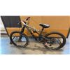 Image 1 : SPECIALIZED ENDURO HIGH-PERFORMANCE FULL-SUSPENSION DOWNHILL MOUNTAIN BIKE
