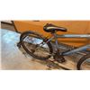 Image 3 : GREY HUFFY GRANITE ENTRY-LEVEL 18-SPEED HARDTAIL MOUNTAIN BIKE