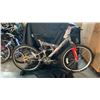 Image 2 : JEEP RENEGADE CLASSIC 18 SPEED FULL SUSPENSION MOUNTAIN BICYCLE