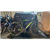 Image 1 : SCHWINN VOLARE 1300 21 SPEED ROAD BICYCLE