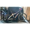 Image 1 : GIANT BOULDER 21 SPEED WHITE/RED/BLACK MOUNTAIN BICYCLE NO SEAT