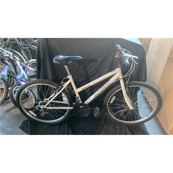NEXT HIGHPEAK 18 SPEED WHITE MOUNTAIN BICYCLE