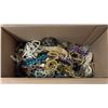 Image 1 : MISC COSTUME JEWELRY