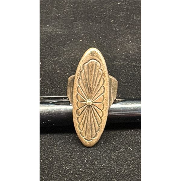 SILVER LADIES RING (9.6G)