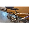 Image 3 : WHITE K2 ESCAPE 21-SPEED FRONT-SUSPENSION HYBRID/COMFORT BIKE