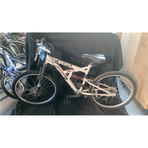 HUFFY ROCK CREEK 18 SPEED WHITE MOUNTAIN BICYCLE