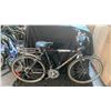Image 3 : GROUP OF 3 ASSORTED CRUISER AND COMMUTER BICYCLES