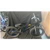 Image 3 : GROUP OF ASSORTED 3 KIDS BICYCLES