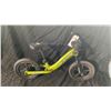 Image 2 : GROUP OF 2 ASSORTED KIDS BICYCLES AND A KIDS TRAINER BIKE