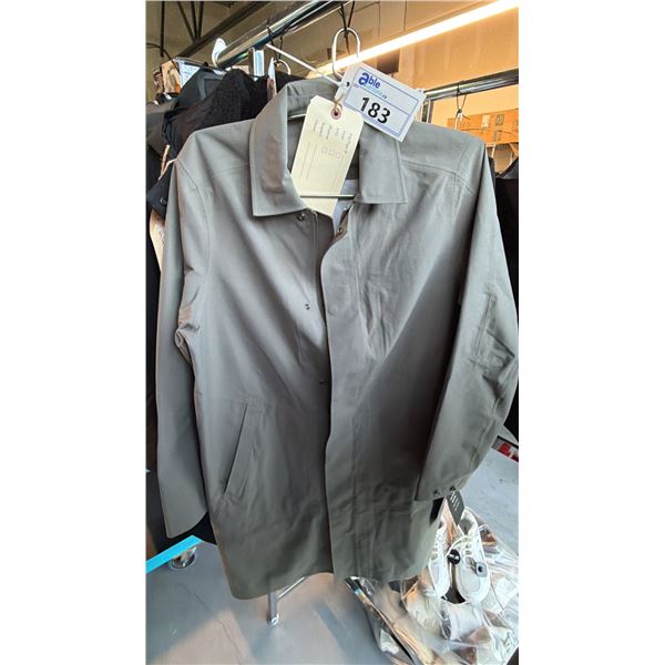 GREY WATERPROOF TRENCH-STYLE COMMUTING RAIN COAT MEN'S SIZE LARGE