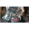 Image 2 : ASSORTMENT OF ATHLETIC AND CASUAL APPAREL ITEMS MIXED SIZES / 5 UNITS LOOSE