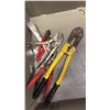 Image 3 : MILWAUKEE GRINDER, RYOBI GRINDER, MACULAR GRINDER, 2 BATTERIES, BITS, CAR JACK, HAND TOOLS &