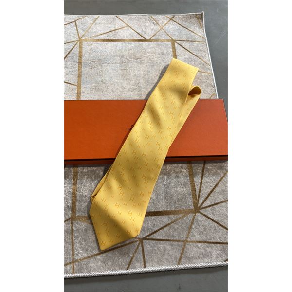 BOXED YELLOW TIE