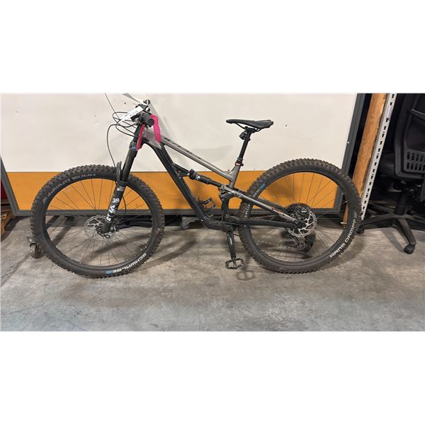 BLACK SISKIU T8 29 SHIMANO 12-SPEED HYDRAULIC DISK BRAKES FOX SHOCK DROPPER SEATPOST TRAIL BICYCLE
