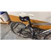 Image 3 : BLACK/WHITE OXYGEN 30 AC SHIMANO 105 TIAGRA 27-SPEED CARBON FIBER SEATSTAYS ROAD BICYCLE