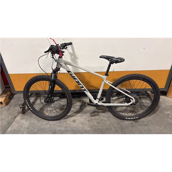 ROAM E+ 3 SYNCDRIVE CORE 400WH NEX E25 TEKTRO HYDRAULIC DISC BRAKES 14-SPEED E-BIKE