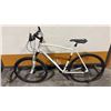 Image 1 : WHITE DYNAMO SIZE XL 59CM 24-SPEED SR SUNTOUR NEX LOCKOUT DISC BRAKES URBAN COMMUTER BIKE