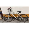 Image 1 : WHITE GLOSSY HAWRELAK SERIES FRONT-SUSPENSION ALUMINUM FRAME 24-SPEED DRIVETRAIN UPRIGHT BIKE