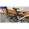 Image 3 : WHITE/RED FULL-SUSPENSION MULTI-GEAR ALUMINUM CROSS-COUNTRY MOUNTAIN RACING BICYCLE CHASSIS 26-INCH