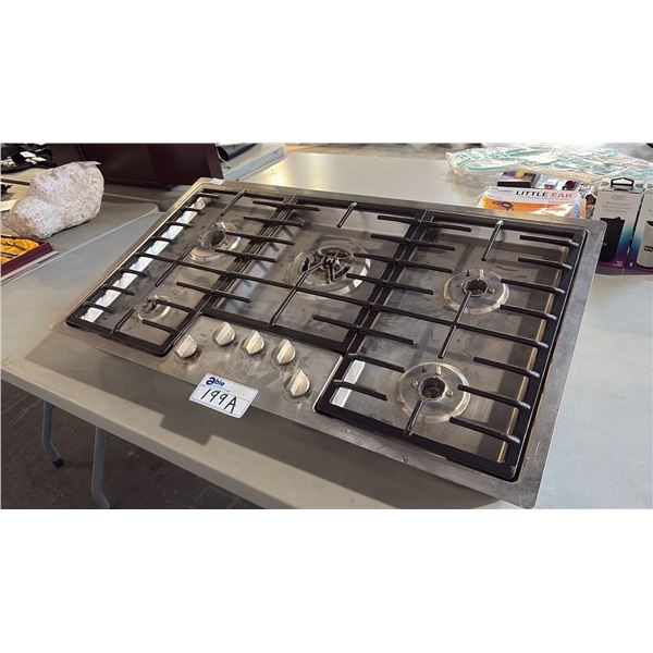 MIELE FLUSH-MOUNTED NATURAL GAS COOKING SURFACE 36-INCH MISSING ALL 5 BURNER CAPS AND FLAME