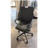 Image 1 : KRUG DORSO HI-BACK UPHOLSTERED OFFICE/CONFERENCE CHAIR