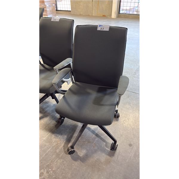 KRUG DORSO HI-BACK UPHOLSTERED OFFICE/CONFERENCE CHAIR