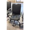 Image 1 : KRUG DORSO HI-BACK UPHOLSTERED OFFICE/CONFERENCE CHAIR