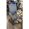 Image 1 : KRUG DORSO HI-BACK UPHOLSTERED OFFICE/CONFERENCE CHAIR