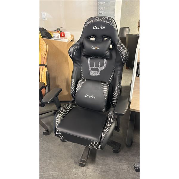 BLACK CLUTCH GAMING CHAIR NEW IN BOX