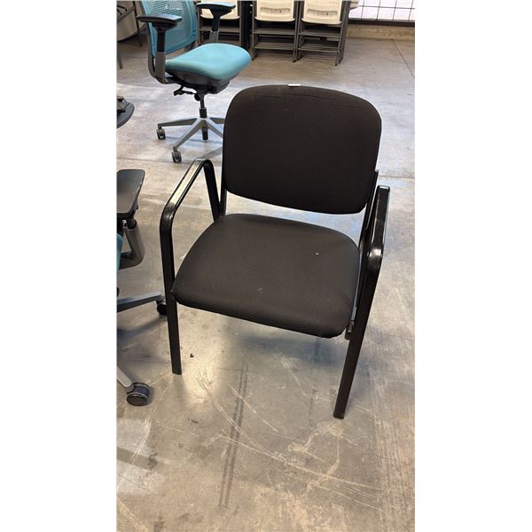 BLACK LOOP ARM CLIENT CHAIR