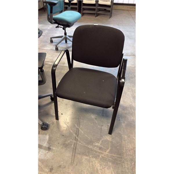 BLACK LOOP ARM CLIENT CHAIR
