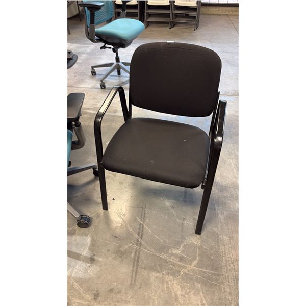 BLACK LOOP ARM CLIENT CHAIR