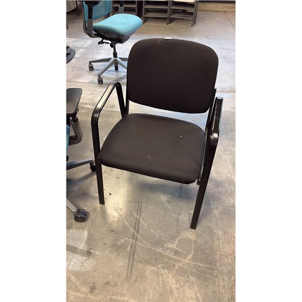 BLACK LOOP ARM CLIENT CHAIR