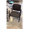 Image 1 : BLACK LOOP ARM CLIENT CHAIR