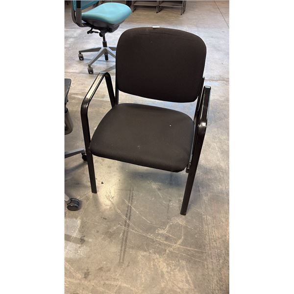 BLACK LOOP ARM CLIENT CHAIR