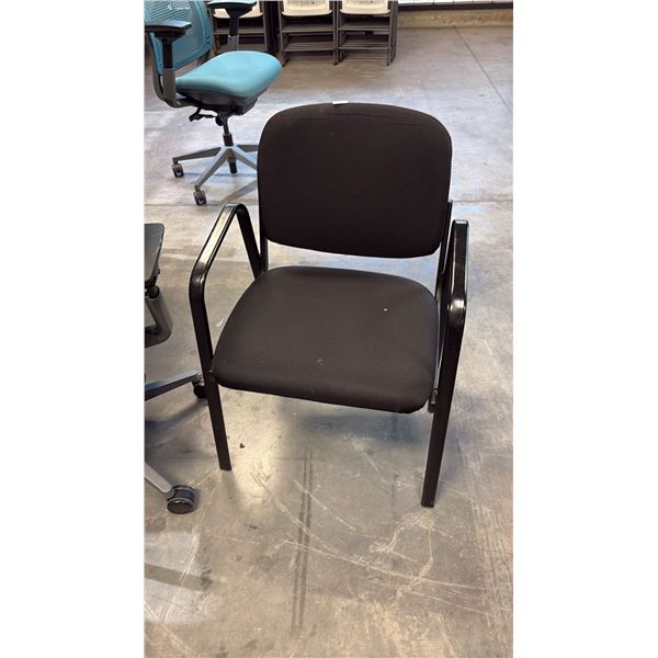BLACK LOOP ARM CLIENT CHAIR