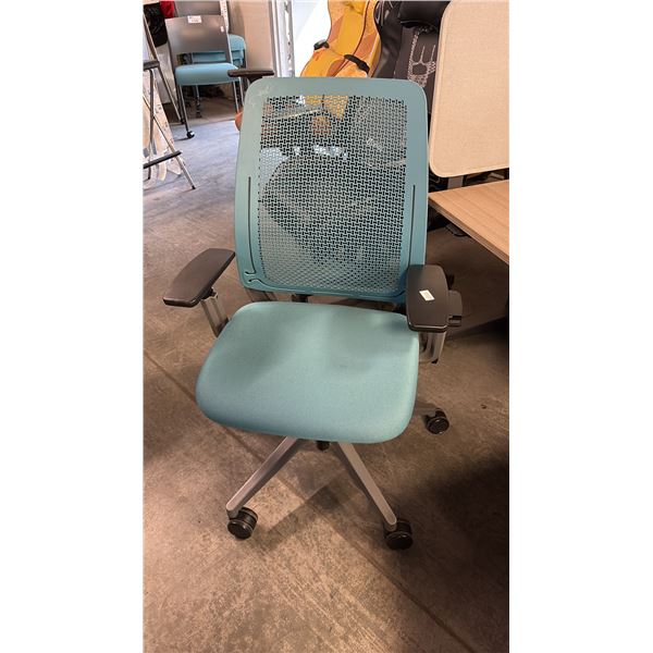TEAL STEELCASE AMIA AIR ERGONOMIC TASK CHAIR