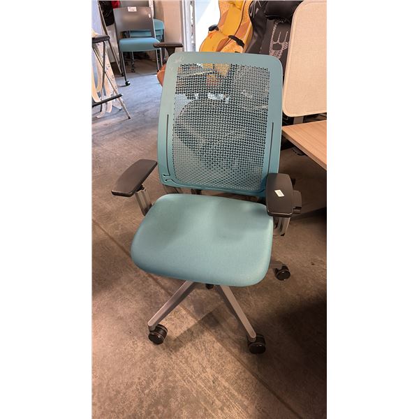 TEAL STEELCASE AMIA AIR ERGONOMIC TASK CHAIR