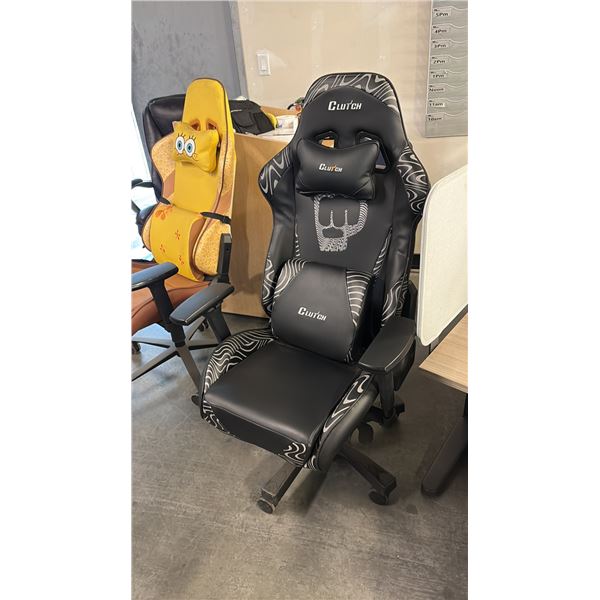 BLACK CLUTCH GAMING CHAIR NEW IN BOX