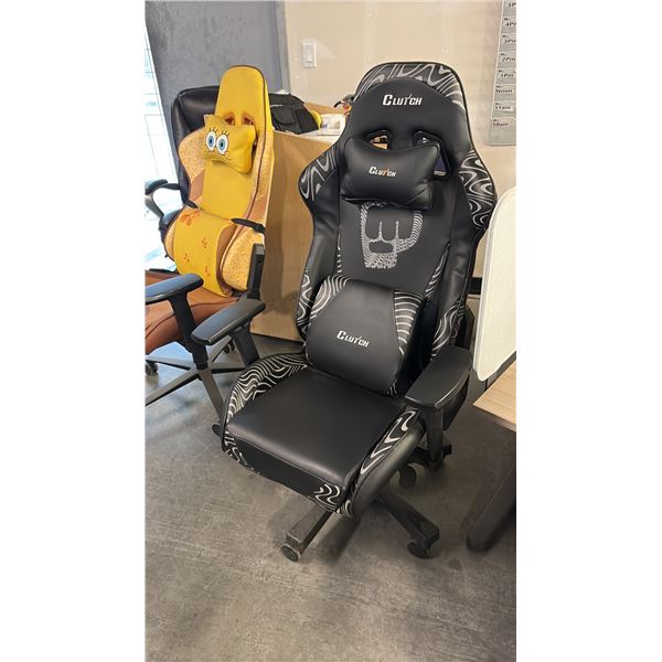 BLACK CLUTCH GAMING CHAIR NEW IN BOX