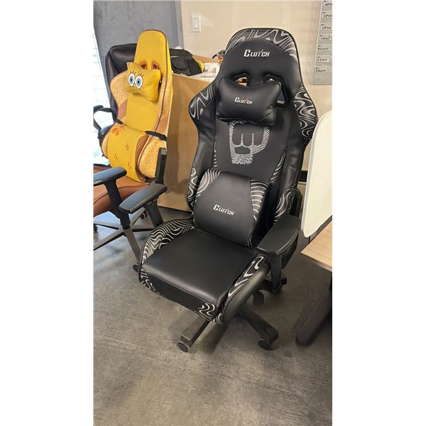 BLACK CLUTCH GAMING CHAIR NEW IN BOX