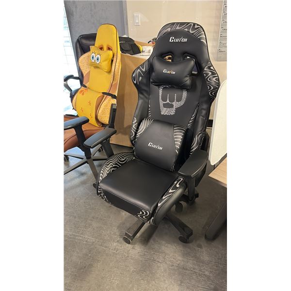BLACK CLUTCH GAMING CHAIR NEW IN BOX