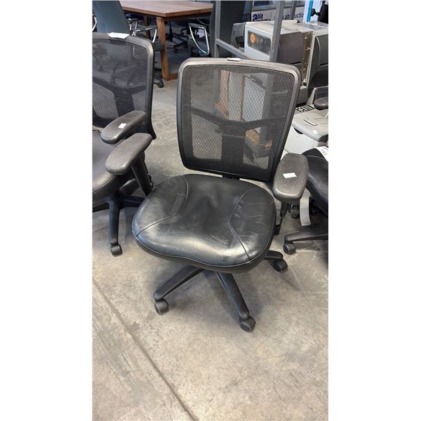 BLACK MESH-BACK MID-BACK TASK CHAIR