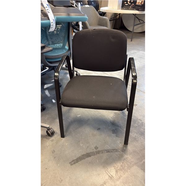 BLACK LOOP ARM CLIENT CHAIR