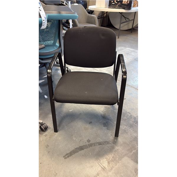 BLACK LOOP ARM CLIENT CHAIR