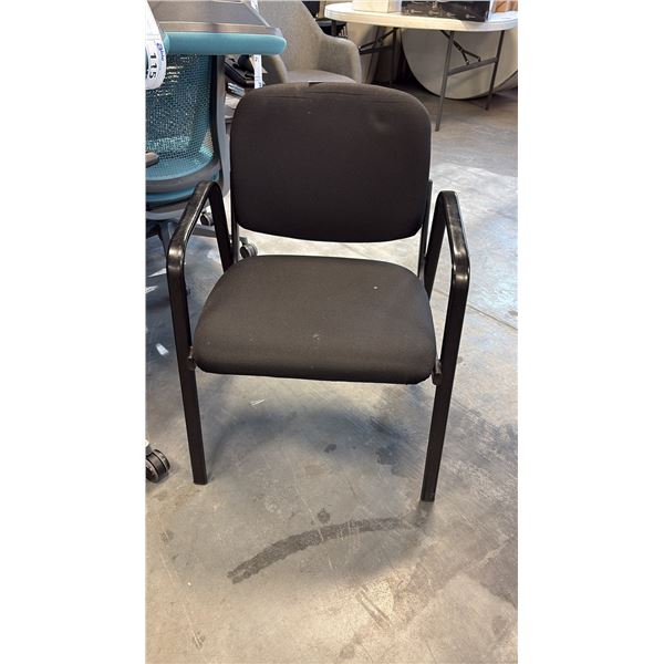 BLACK LOOP ARM CLIENT CHAIR