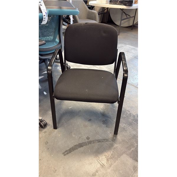 BLACK LOOP ARM CLIENT CHAIR