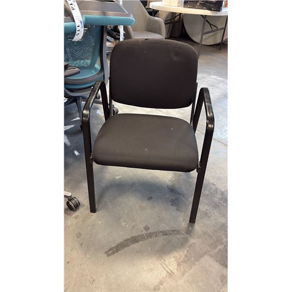 BLACK LOOP ARM CLIENT CHAIR
