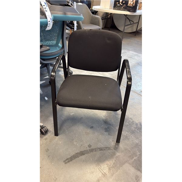 BLACK LOOP ARM CLIENT CHAIR